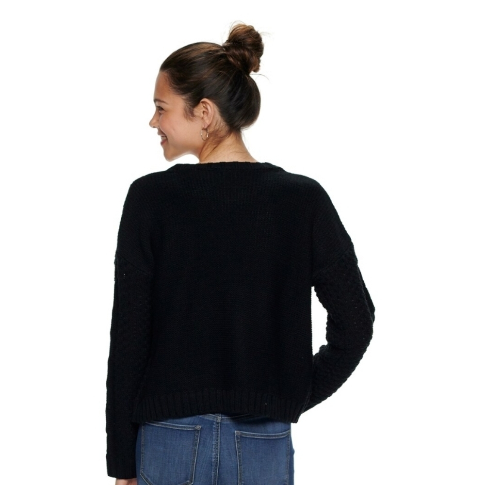 🆕️ Beautiful Black Sweater - Picture 2 of 3